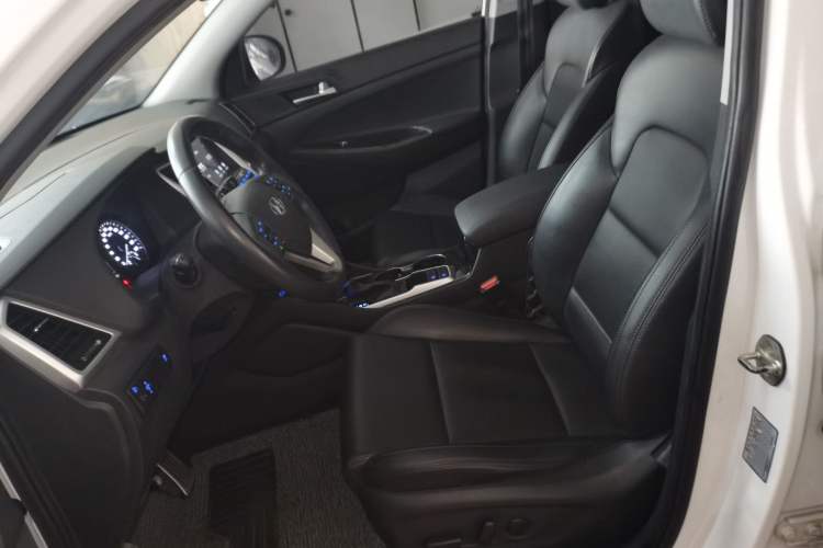 Used Hyundai Tucson 2018 1.6T Dual-Clutch Two-Wheel Drive 15th Anniversary Special Edition
