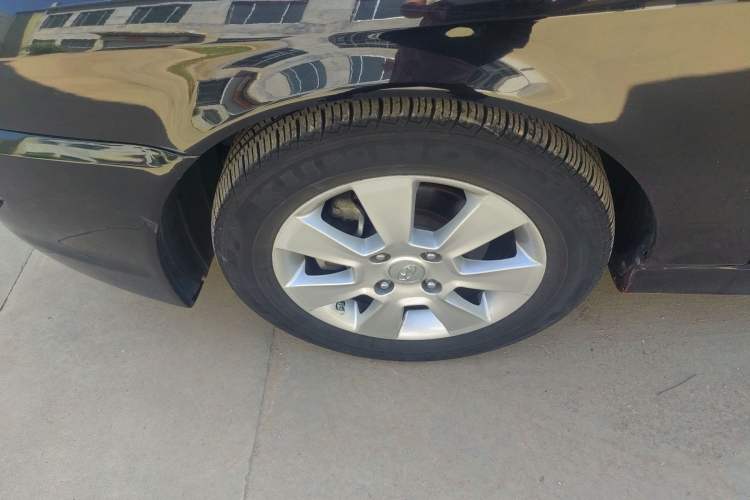 Used Hyundai MoInca 2009 2.0L Automatic Prestige GL Trim
