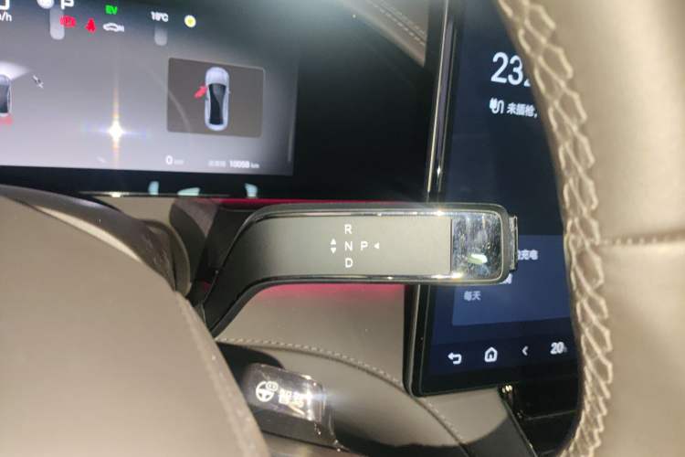 Used Denza Z9 2024 1100 km Four-Wheel Drive Max Version