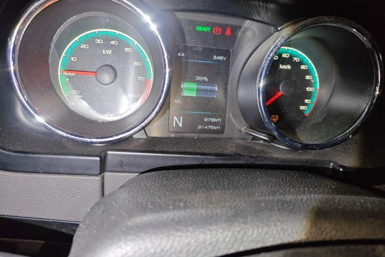 Used Dongfeng Yufeng EM26 2023 Standard Edition 41.472 kWh Henan Lithium Power Odometer Close Up