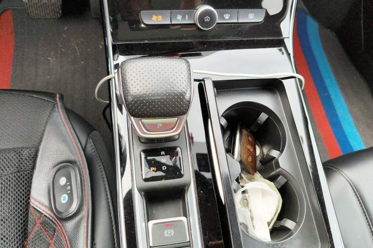 Used Roewe RX5 eMAX 2020 500 PHEV 4G-Connected Luxury Edition Gear Lever