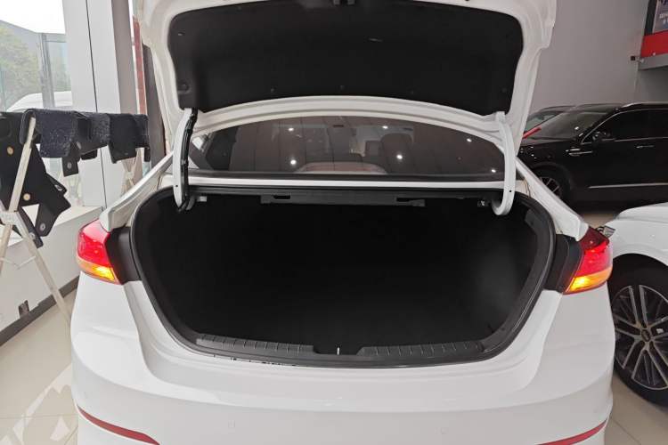 Used Hyundai Elantra (6th Generation / Lingdong) 2019 1.4T Dual-Clutch Xuan Dong · Dynamic Model