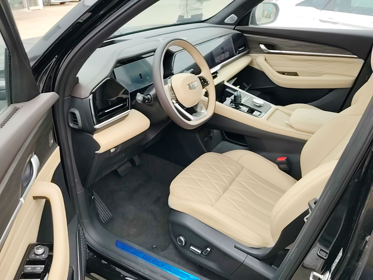 Geely Auto Monjaro L 2025 Dongfang Yao 2.0TD Automatic Lanxing Edition — снимка 18