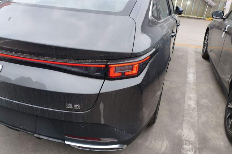 Used CHANGAN Eado 2025 Blue Whale 1.5T 500Bar Prestige Model
