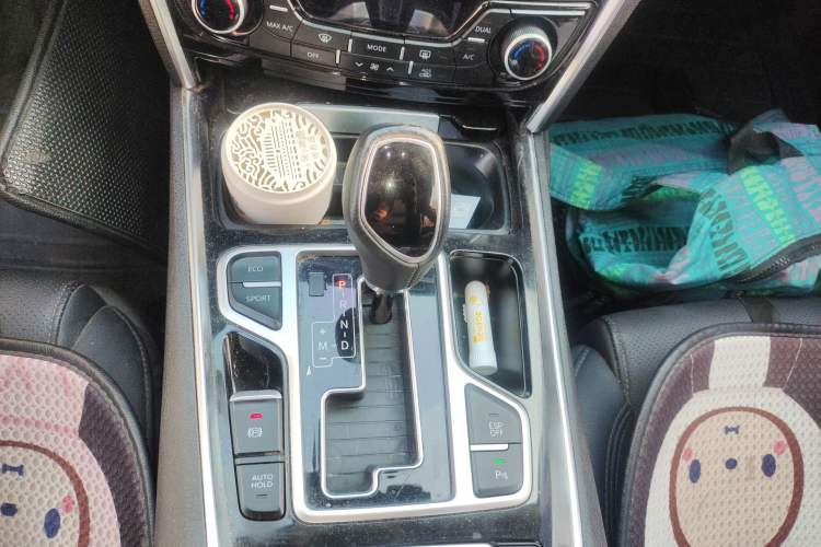 Used Geely Auto Emgrand GT 2016 1.8T Zunya Model Gear Lever