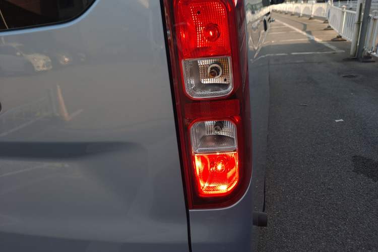 Used Wuling Yangguang 2025 Model 400km Bus Edition—Comfort Edition
