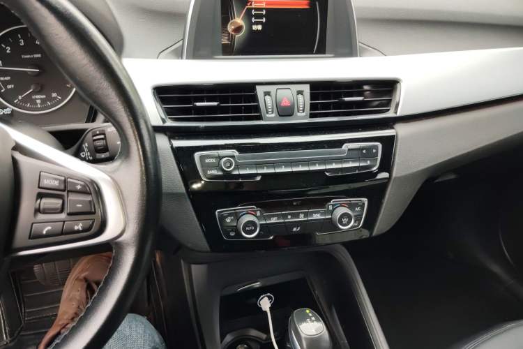 Used BMW X1 2018 sDrive20Li Leading Model Audio And AC Panel
