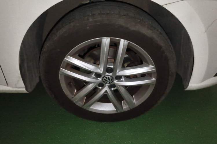 Used Volkswagen Gran Lavida 2015 1.6L Automatic Comfort Edition
