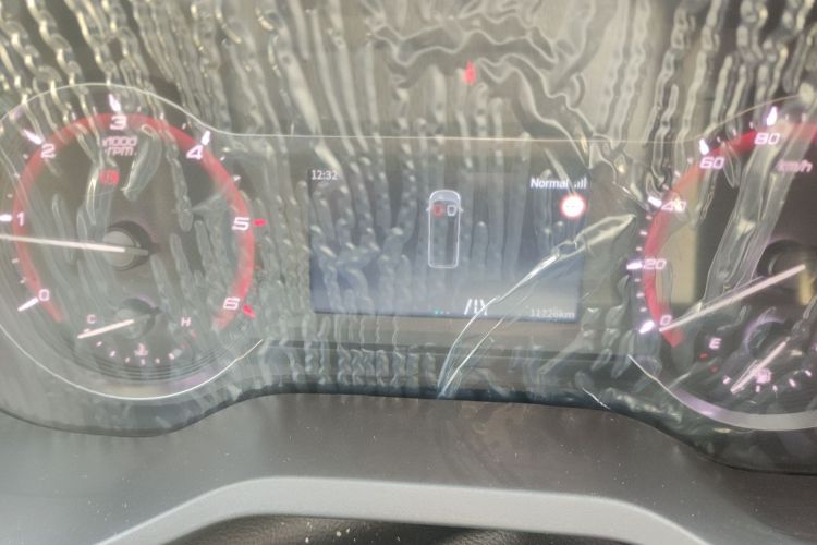 Used SAIC MAXUS Xintu V70 2025 2.0T Manual Long Wheelbase Mid-Height Luxury Version 9 Seats
