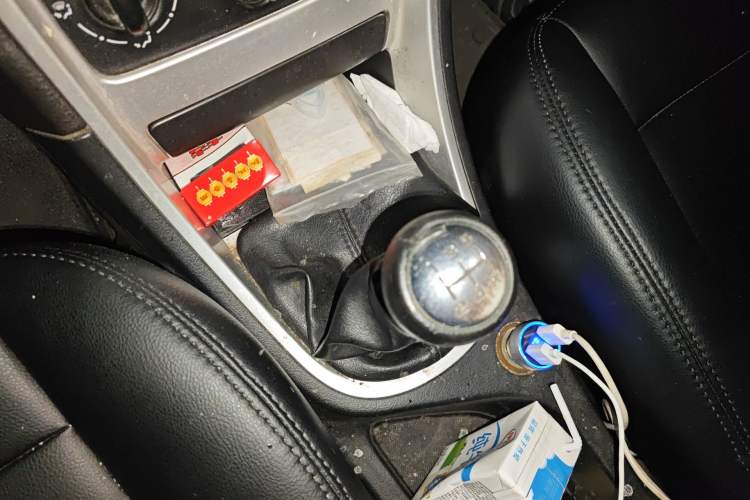 Used Peugeot 307 2010 Hatchback 1.6L Manual Comfort Edition Gear Lever