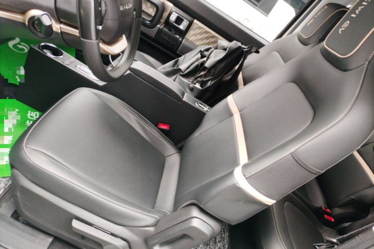 Used Baojun KiWi EV 2021 Artist Model Lithium Iron Phosphate