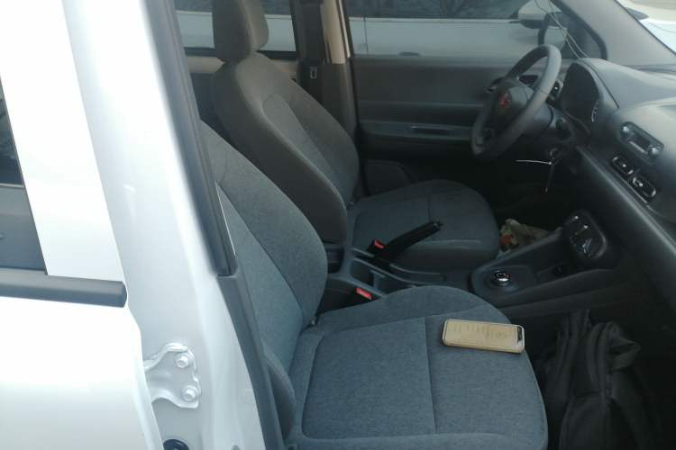 Used Wuling Hongguang New Energy 2024 All-Electric Model 300KM Practical Version
