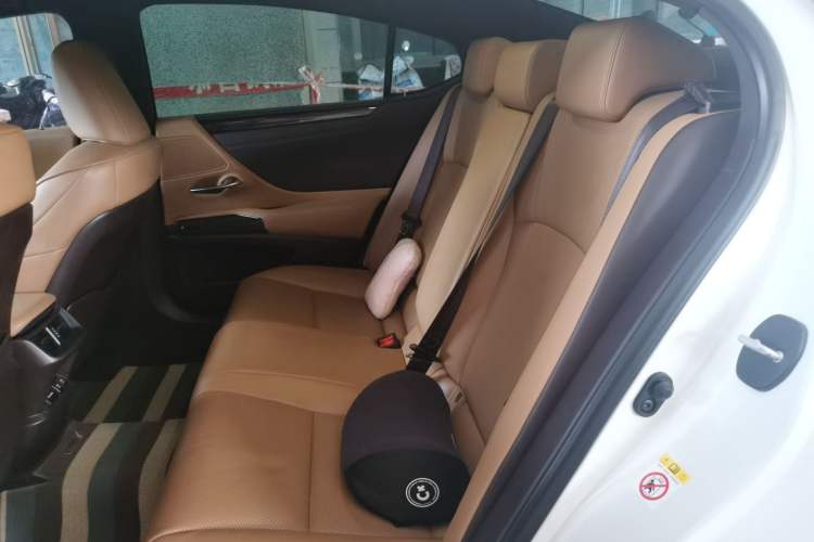 Used Lexus ES 2018 260 Excellence Edition China V Standard
