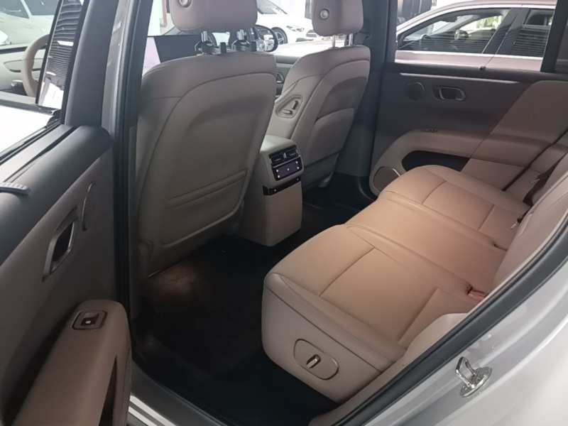 Used Li Auto i6 2025 Model Four-Wheel-Drive Standard Type — 16