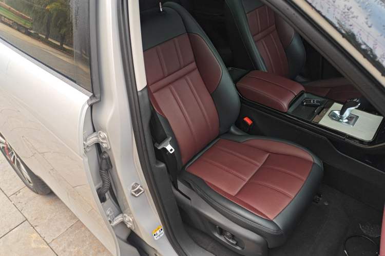 Used Land Rover Range Rover Evoque New Energy 2023 Aurora L P300e Plug-in Hybrid Electric Version