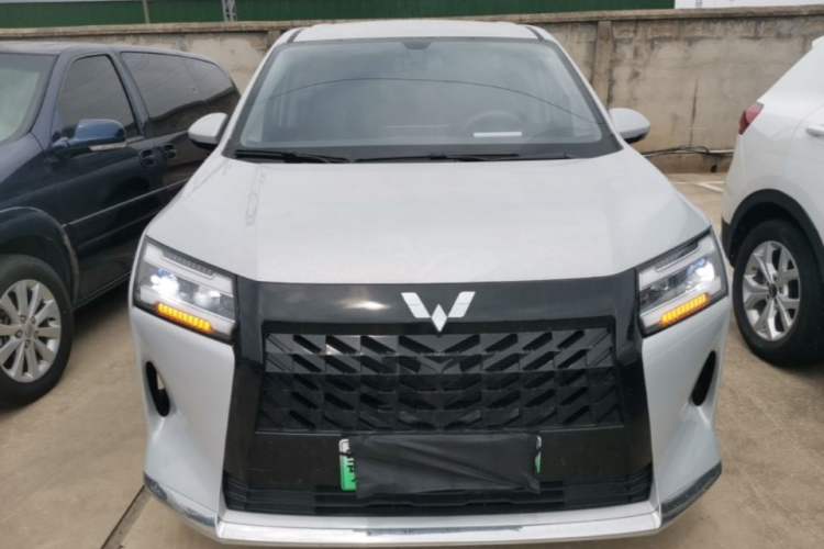 Used Wuling Starlight 730 2025 Model Plug-in Hybrid 125km Luxury Edition
