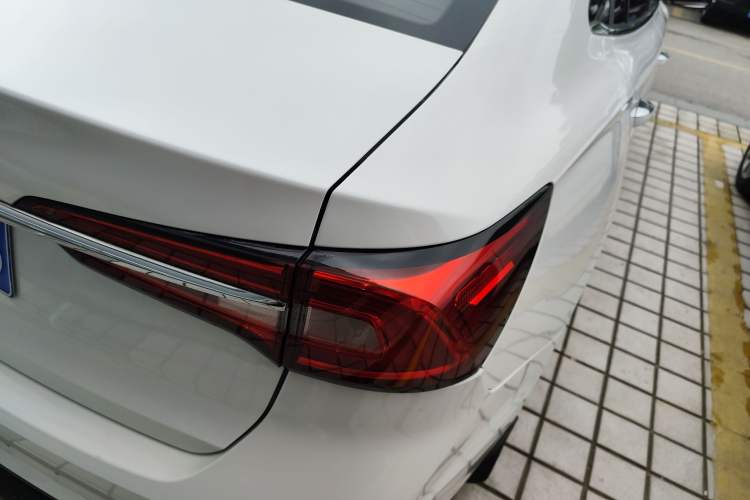 Used Roewe i5 2019 1.5L Automatic 4G Connected Langhao Edition Exterior 3