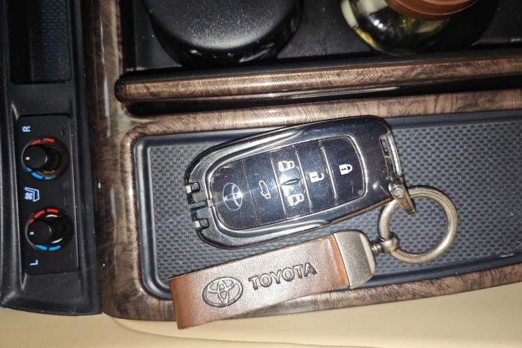 Used Toyota Alphard 2021 Dual-Motor 2.5L Premium Edition Vehicle Key