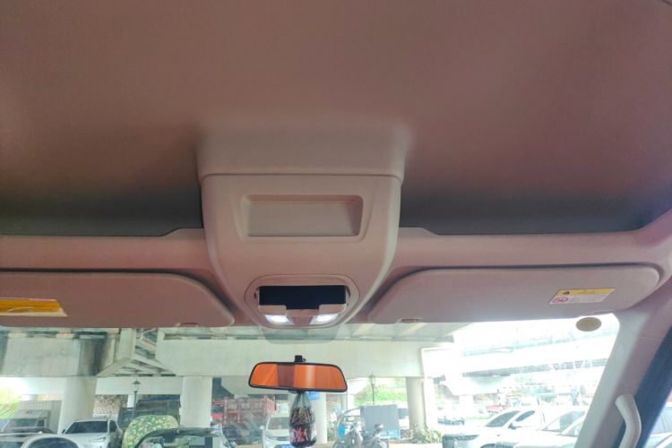 Used SAIC MAXUS Xintu V90 2022 2.0T Automatic Zhiyun King Rear-Drive Long Wheelbase High-Roof Design with Single Rear Tire—6/7 Seater