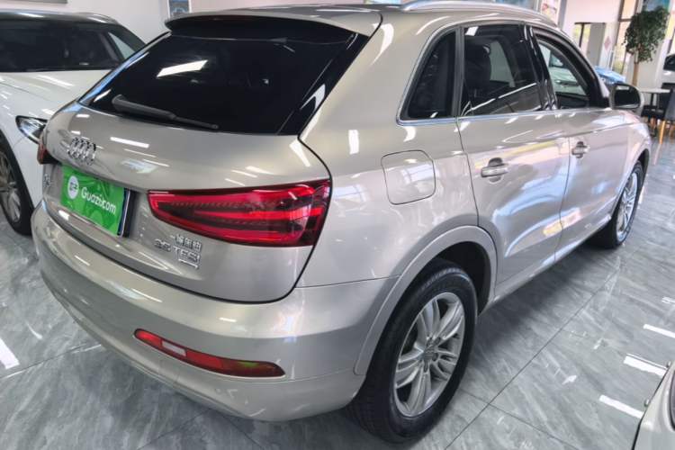 Used Audi Q3 2015 35 TFSI quattro Technology Edition Rear Right 45 Deg