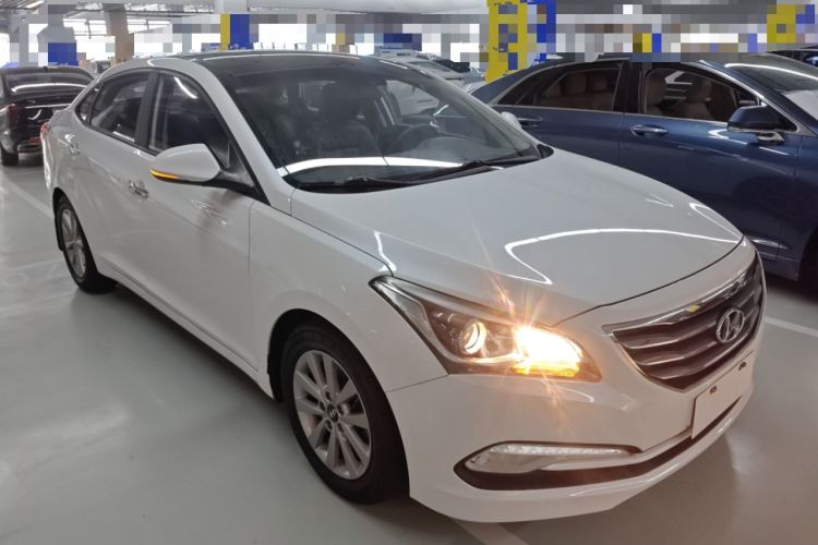 Used Hyundai Mistra 2014 1.8L Automatic Smart GLS Front Right 45 Deg