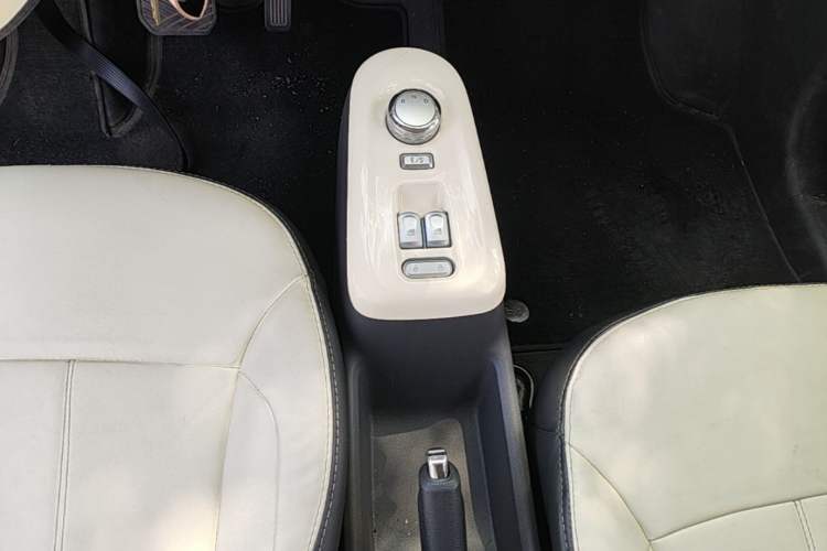 Used CHANGAN NEVO Lumin 2023 301km Honey Dew Edition