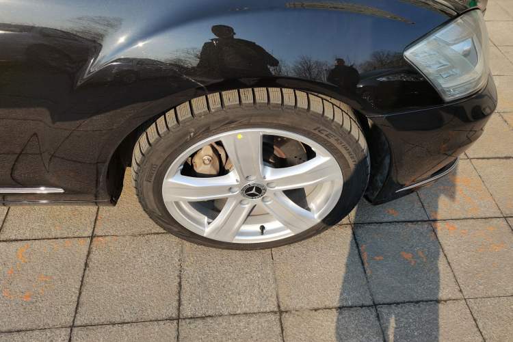 Used Mercedes-Benz S-Class 2010 S 350 L 4MATIC Right Front Wheel Hub