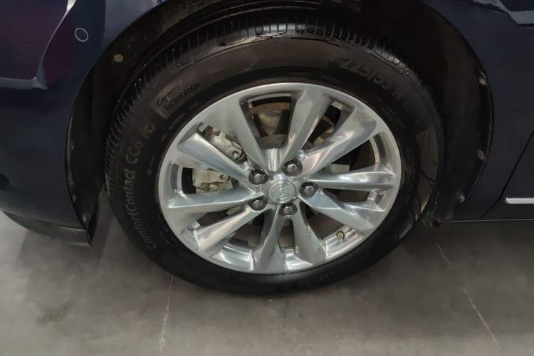 Used Buick GL8 2022 Avenir Avia Four-Seat Prestige Edition Left Front Wheel Hub