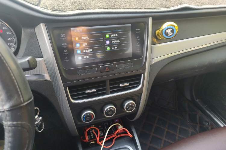 Used Bestune B30 2016 1.6L manual luxury version Audio And AC Panel