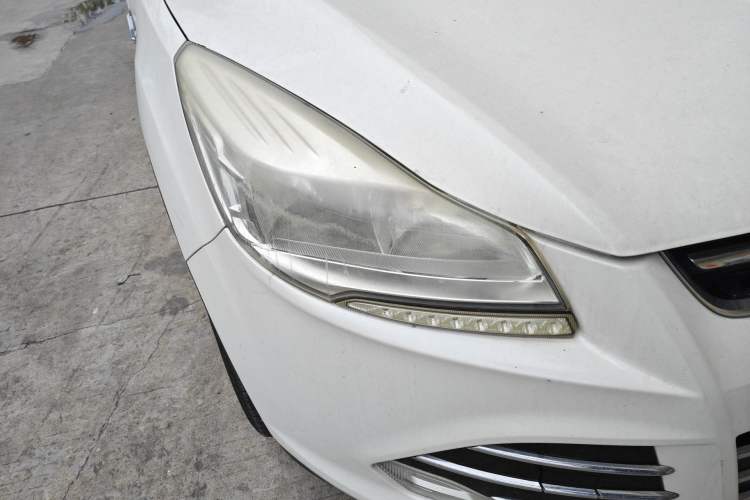 Used Ford Kuga 2015 1.5L GTDi Two-Wheel Drive Fashion Edition Right Front Headlight