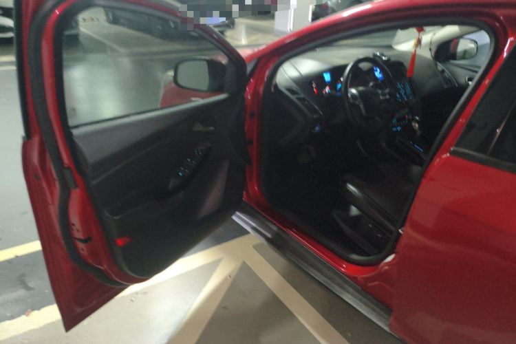 Used Ford Focus 2012 Sedan 1.6L Automatic Fashion Edition Driver Seat