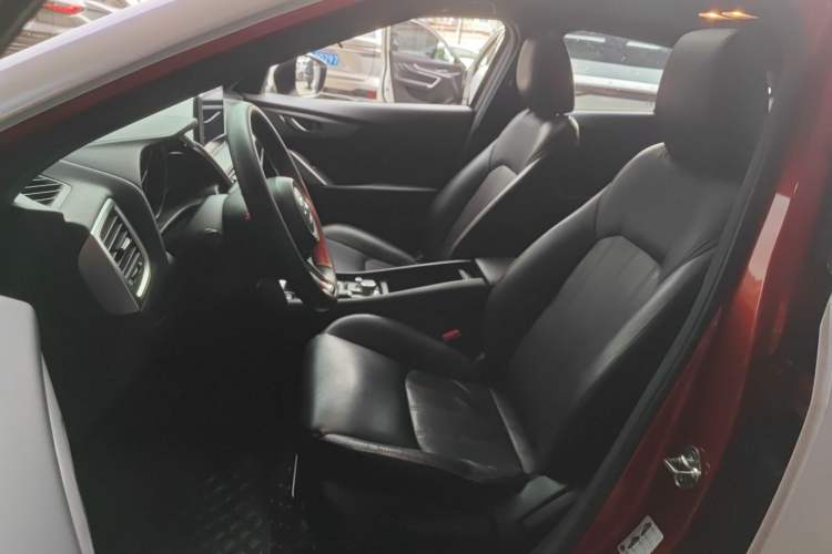 Used Mazda CX-4 2018 2.0L Automatic Two-Wheel Drive Blue Sky Dynamic Version China VI Standard Left Front Seat