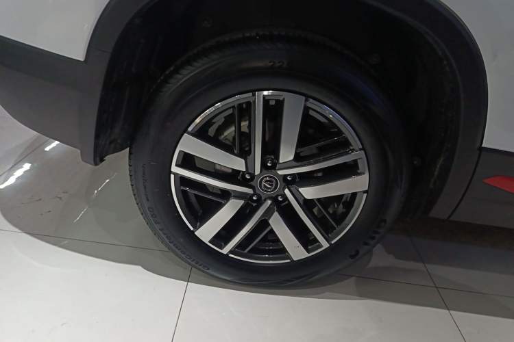 Used CHANGAN CS75 2022 Blue Whale Edition 1.5T DCT Luxury Model Right Rear Wheel Hub