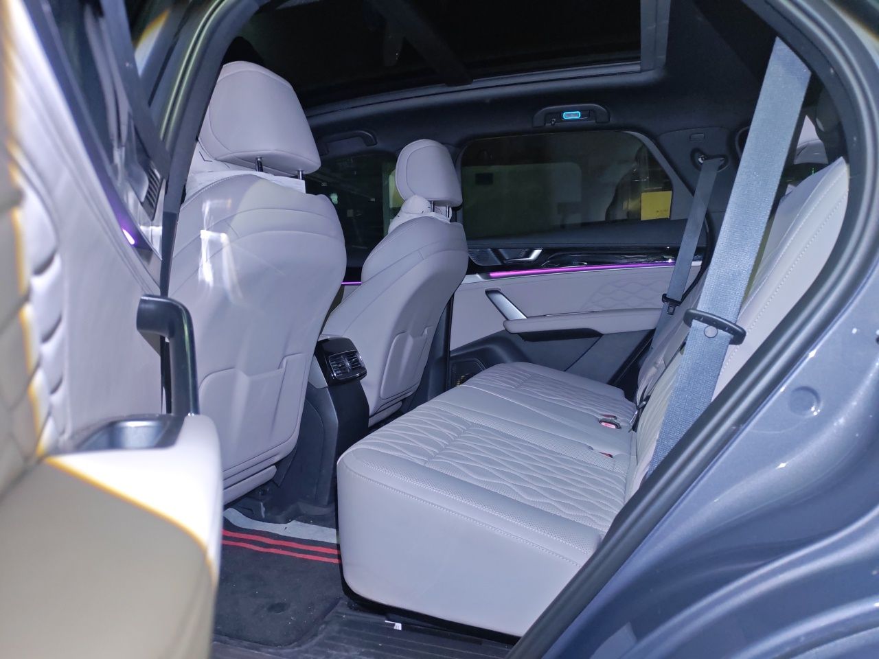 BYD Tang New Energy 2024 DM-i Glory Edition 112KM Prestige Model - Executive — снимка 20