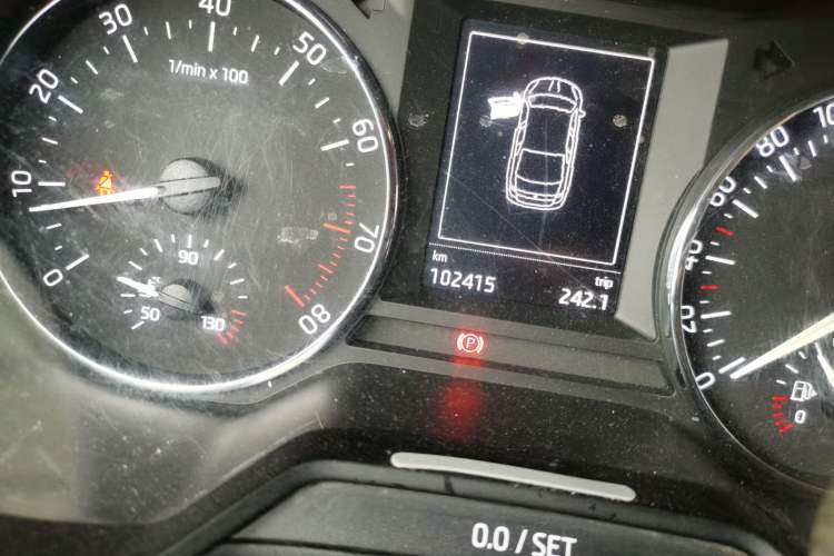 Used Skoda Octavia 2017 1.6L Manual Smart Drive Edition Odometer Close Up