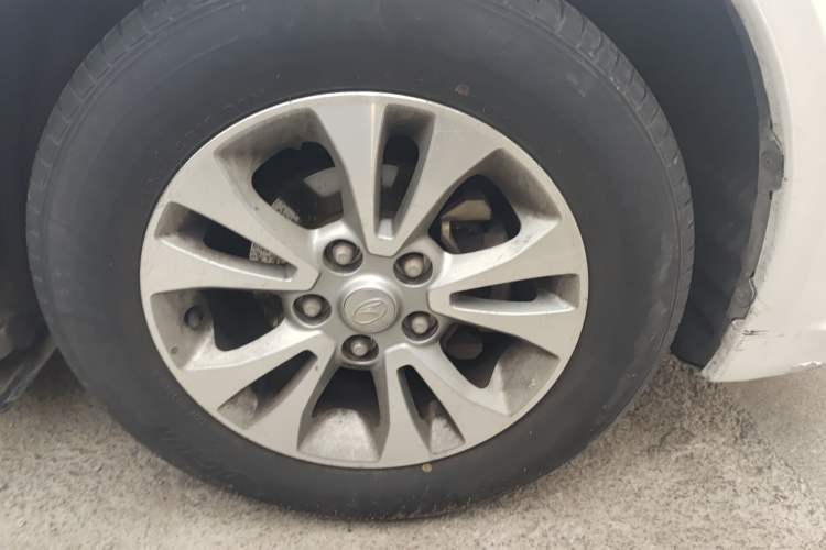 Used Soueast V5 Lingzhi 2015 Plus 1.5L Manual Smart Edition
