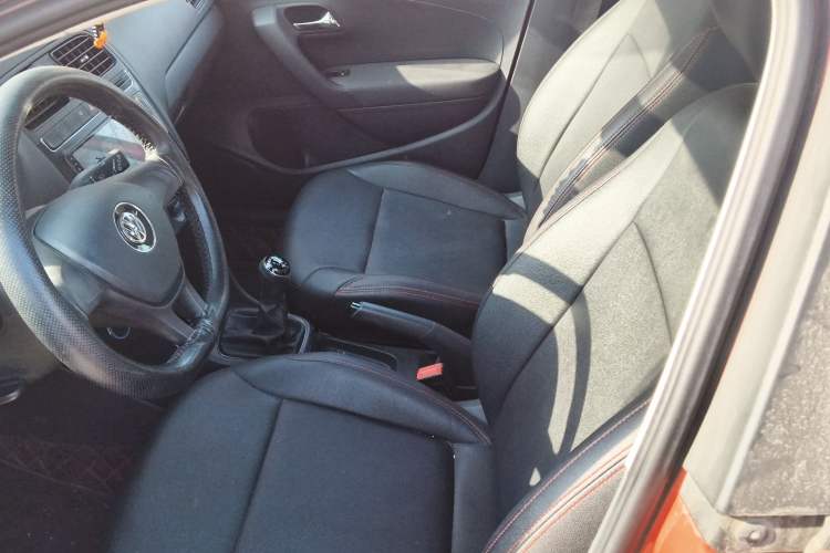 Used Volkswagen Polo 2016 1.4L Manual Fashion Model
