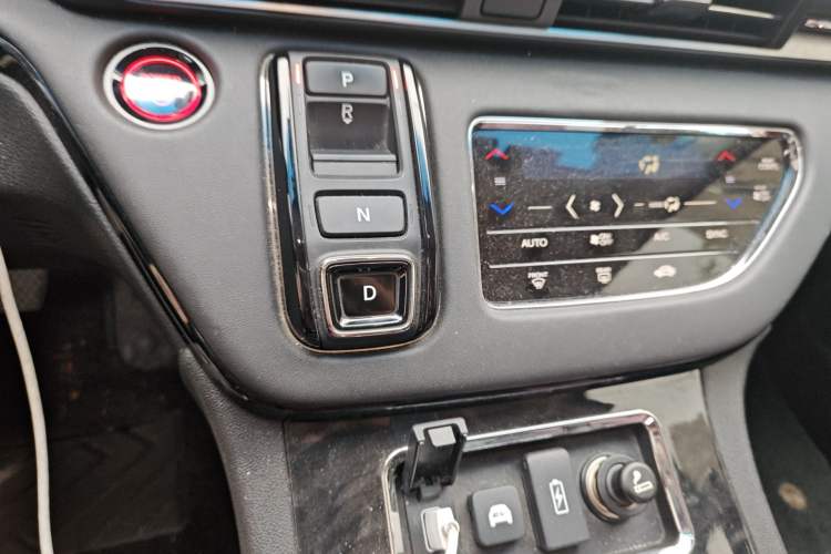 Used Honda Elysion 2022 2.0L eHEV Luxury First Edition Gear Lever