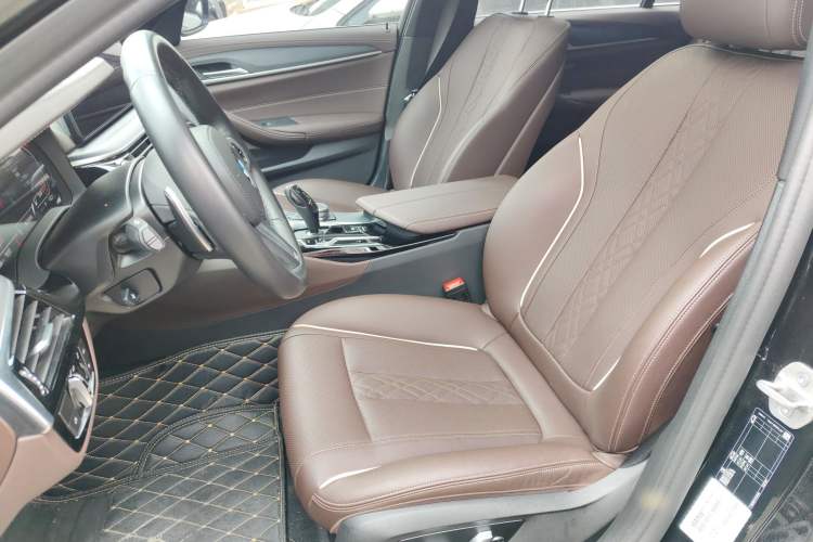 Used BMW 5 Series 2022 Restyled 530Li Leading Edition M Sport Package Left Front Seat