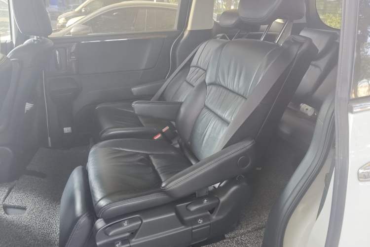 Used Honda Odyssey 2015 2.4L Smart Edition
