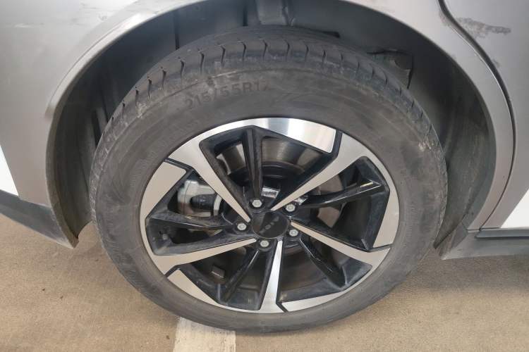 Used AION Y 2024 Plus 510 Intelligent Driving Version Right Rear Wheel Hub