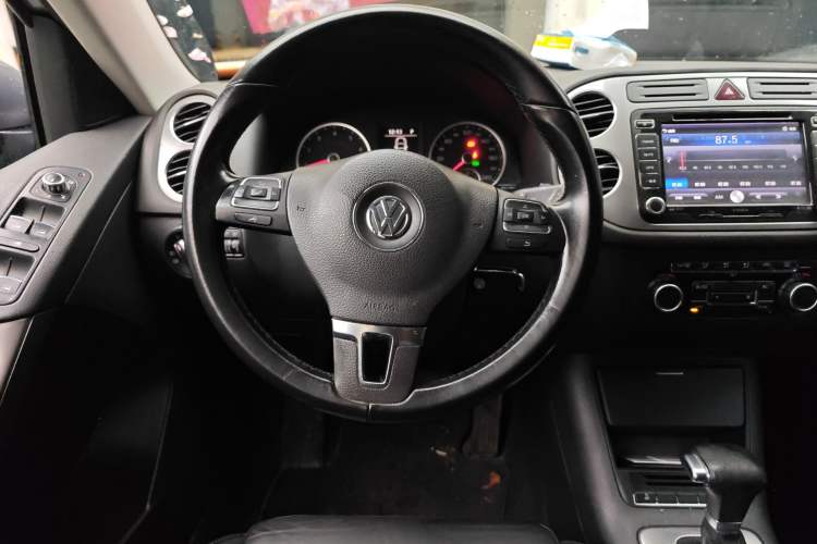 Used Volkswagen Tiguan 2010 1.8 TSI Automatic Two-Wheel Drive Urban Edition Steering Wheel