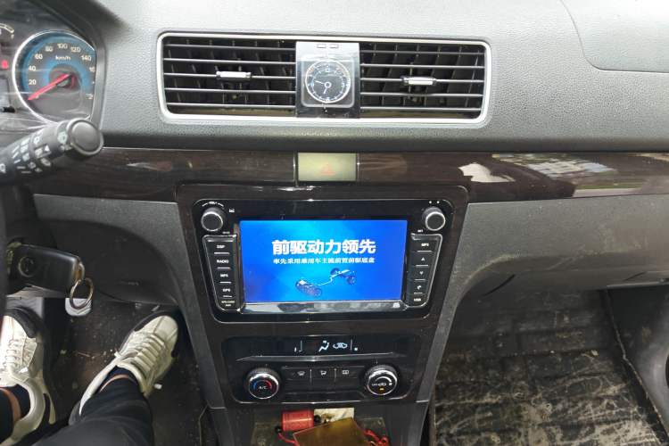 Used Dongfeng Fengon 370 2016 1.5L Manual Standard Edition SFG15-02 7 Seats