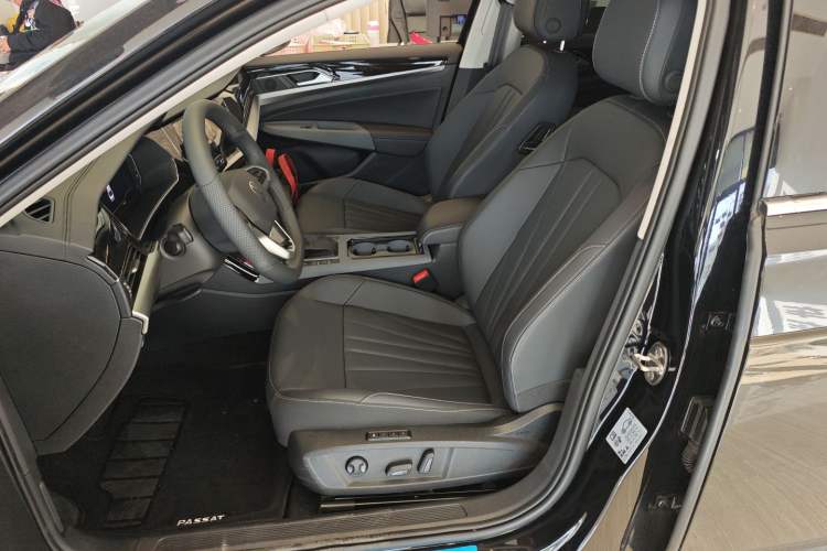 Used Volkswagen Passat 2025 Outstanding Model 380TSI Starry Dragon Edition
