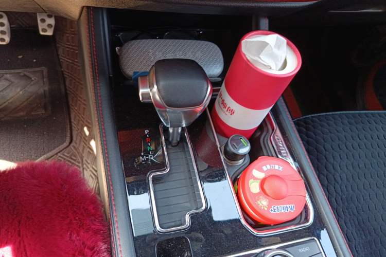 Used BAIC Off-Road BJ40 2019 2.3T Automatic Four-Wheel Drive Shengshi Huazhang Edition China VI Emission Standard Gear Lever