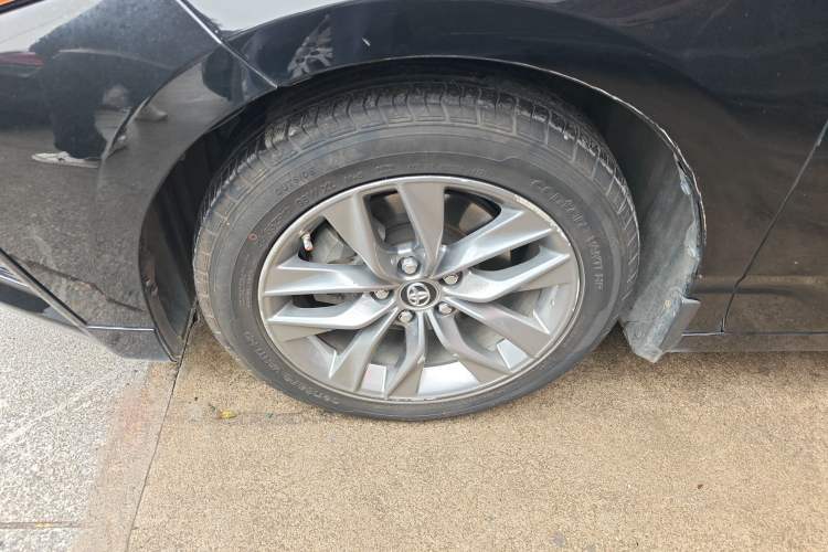 Used Toyota Avalon 2019 Dual-Engine 2.5L Luxury Edition China VI Standard