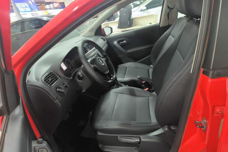 Used Volkswagen Polo 2016 1.6L Automatic Comfort Model