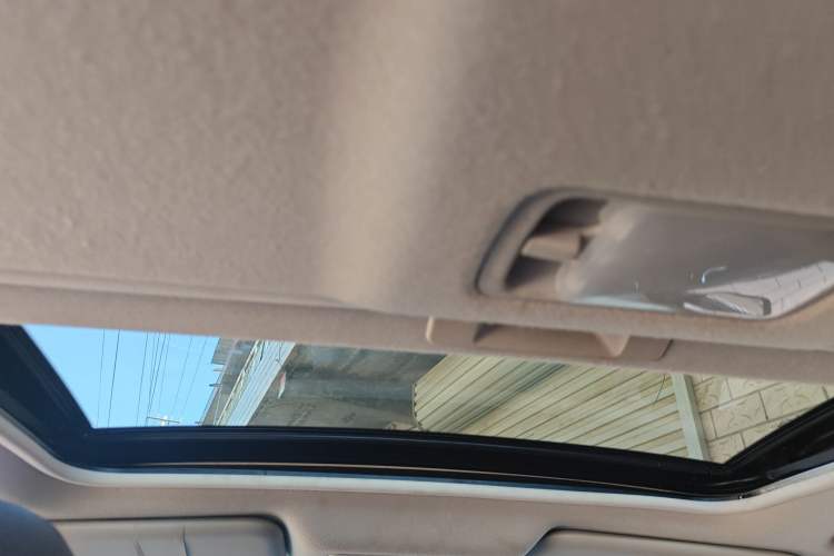 Used Nissan Tiida 2023 1.6L CVT Cool Dynamic Edition Headliner