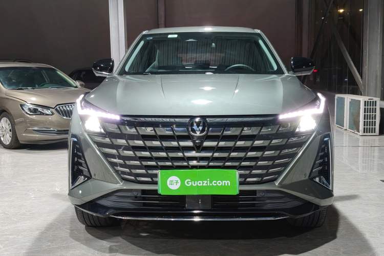 Used CHANGAN UNI-Z New Energy 2024 Blue Whale Smart Electric iDD 125km Excellence Model Exterior 1