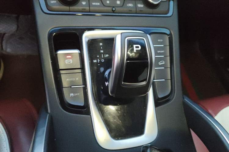 Used Geely Auto Emgrand X7 Sport 2022 1.8TD DCT Zhiya Trim
